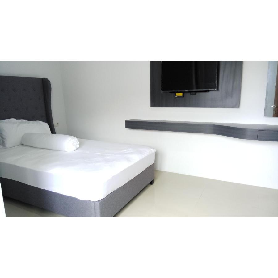 Azalia Residence Palembang Exteriör bild